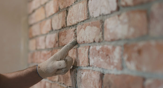 Signs Your Brick Structure Needs Tuckpointing